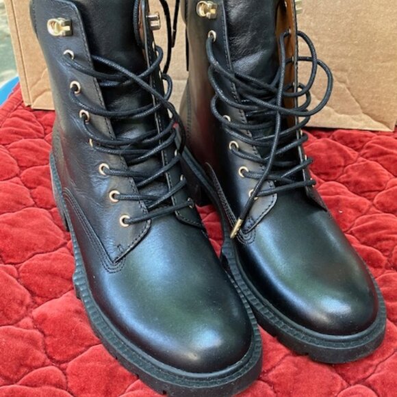 Pair Cute Coach Lorimer lace up boots - Picture 1 of 6